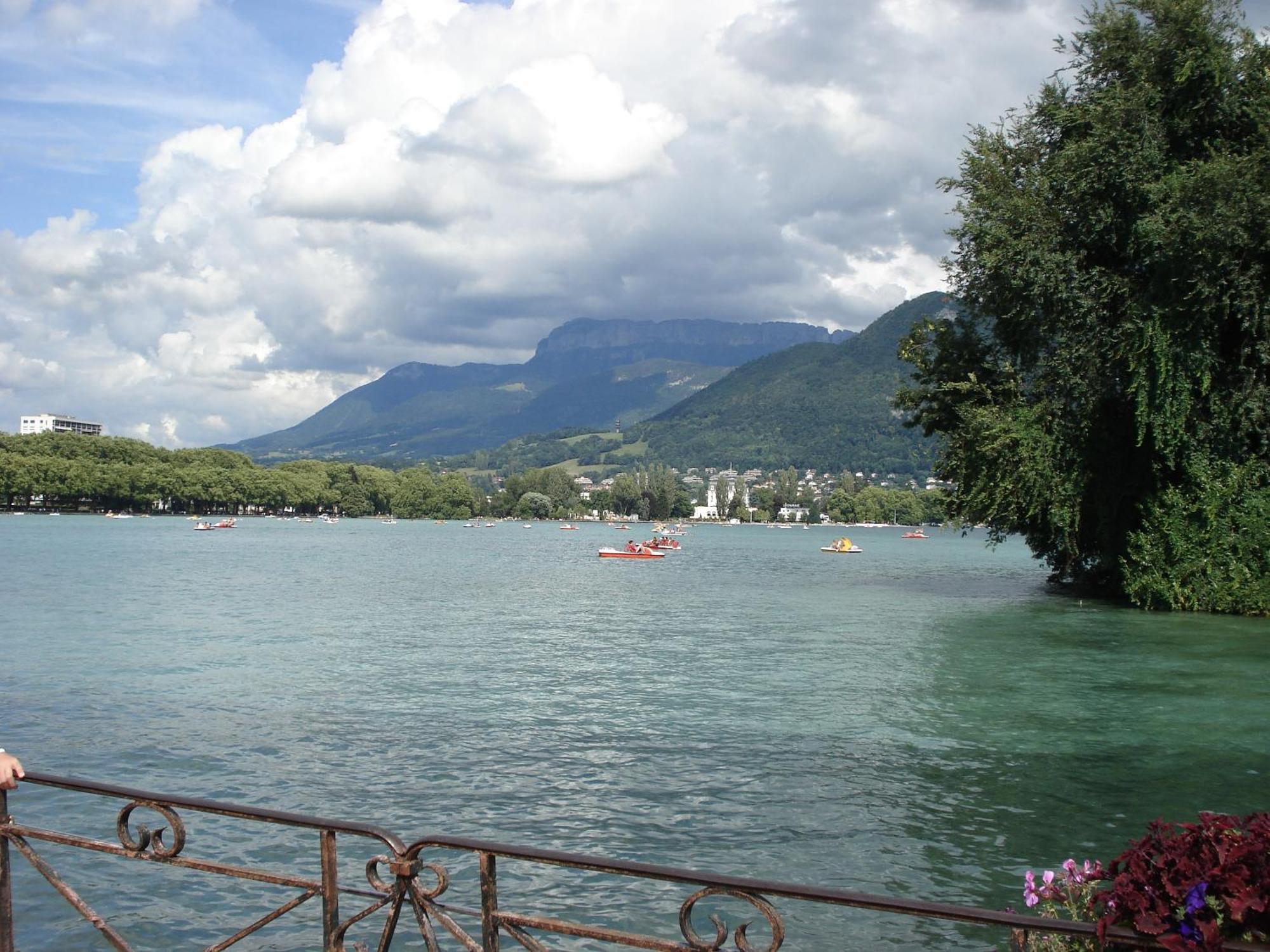 Chalet Les Alpages Vue Panoramique Sur Le Lac Leman Thollon-les-Memises Exterior photo